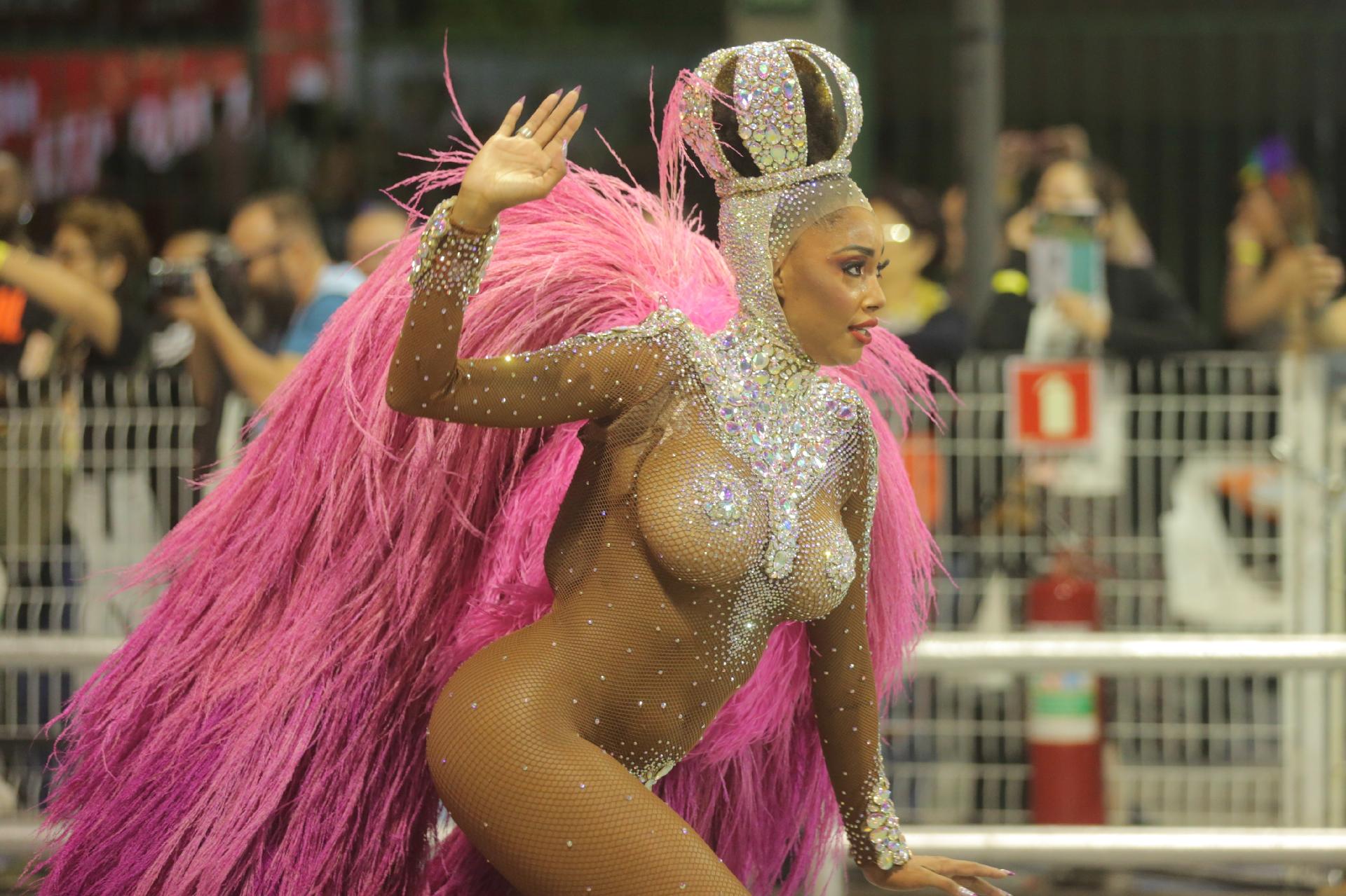 Carnaval 2020 – Fotos do primeiro dia de desfile | Colírio de Macho | Fotos  de Mulheres Peladas