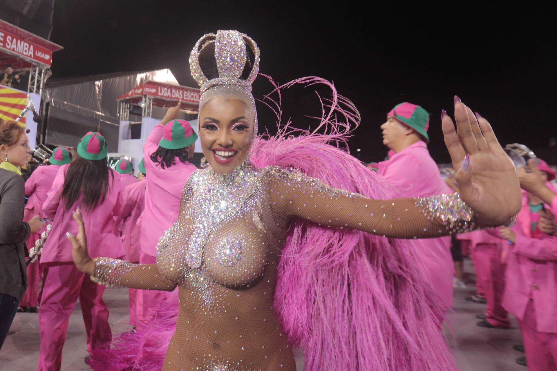 Carnaval 2020 – Fotos do primeiro dia de desfile | Colírio de Macho | Fotos  de Mulheres Peladas